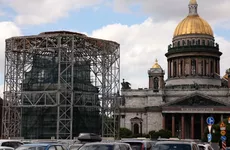Памятник Николаю Первому начали освобождать от лесов