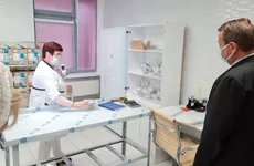 Областной комздрав проверил работу пункта вакцинации в Сертоловской больнице