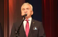 Бебенин рассказал о поддержке учителей Ленобласти
