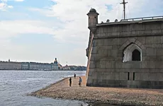 Дворцовый мост окрасят красными огнями в честь 80-летия конвоя "Дервиш"