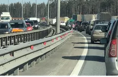 На трассе М-10 в Тосненском районе временно ограничат движение транспорта