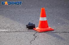 Мотоциклист с пассажиром едва не разбились в Волжском