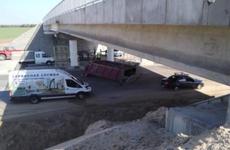В Волгоградской области самосвал едва не снес строящийся мост