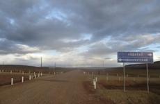 В Иркутской области ремонтируют дороги к знаменитым «золотым пескам» на Братском море