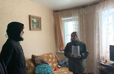 Труп мужчины нашли в подъезде дома перед Новым годом под Воронежем