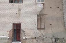 «Ситуация – трэш»: стена жилого дома рухнула в Волгограде