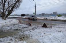 В центре Волгограда прорвало трубу: в «Концессиях» объяснили перекрытие движения