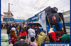 В Ростов прибыл поезд Деда Мороза