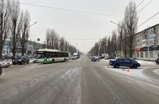 В Воронеже полицейскими устанавливаются обстоятельства ДТП с участием трех автомобилей