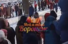 Бесконечную очередь за тюбингами заметили на популярном горнолыжном курорте