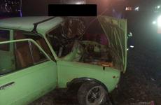 Товарный поезд смял легковушку на железнодорожном переезде в Волгограде