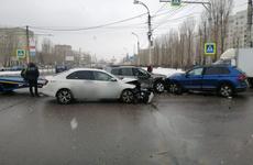 Автомобилист погиб в грузовике после съезда в кювет под Воронежем