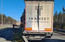 В Воронеже на трассе М-4 столкнулись два грузовика с прицепами В Воронеже на трассе М-4 столкнулись два грузовика с прицепами