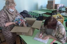 В техникумах Волжского открылись центры сбора гуманитарной помощи беженцам