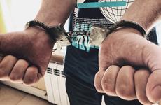 В Волгодонске грабитель-рецидивист напал на своего дальнего знакомого и убежал с телефоном
