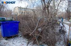 Вынуждены играть вдали от дома: депутаты запустили детскую площадку в Волжском