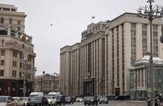 В Госдуме одобрил поправку о 15 годах тюрьмы за фейки о действиях ВС России