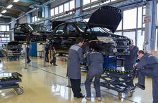 "АвтоВАЗ" приостанавливает сборку автомобилей Lada