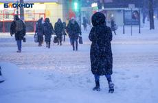 Волгоградские дороги чистят от снега и льда
