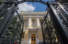 Центральный банк смягчил ограничения на переводы средств за рубеж для физлиц