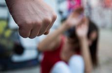 Девушка скатилась по лестнице, но ее продолжили избивать: за убийство с особой жестокостью воронежец ответит в суде