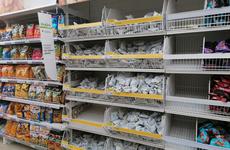 В Волгограде магазины маскируют пустеющие полки