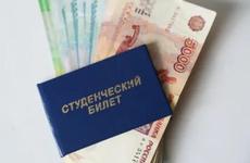 В Буденновске замдиректора педагогического института осудили на три года и месяц за взятку