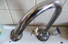 Горячую воду отключат 25 апреля в десятках домов Волгограда