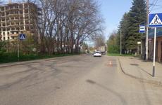 Неизвестный водитель сбил 14-летнюю девочку на пешеходном и скрылся