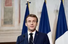 Байден не дозвонился до праздновавшего победу на президентских выборах Макрона