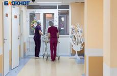 В Волжском стало известно о состоянии мужчины, порезавшего половой член