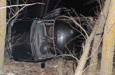 Два человека пострадали в перевернувшейся иномарке в Воронежской области