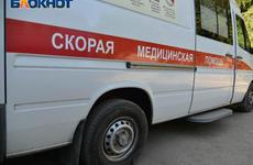 Мужчина и девятилетняя девочка пострадали в ДТП под Ростовом В Ростовской области ребенок выбежал на дорогу из-за школьного автобуса и угодил под машину