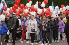 Первомайское шествие в Волгограде сняли с высоты