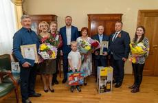 Семьям НАО вручили медали «За любовь и верность»