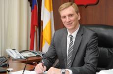 Глава Ессентуков Александр Некристов заработал за 2021 год в 7 раз меньше своей жены