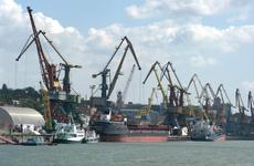 Губернатор предложил изменить статус морского порта Азов