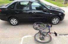 Легковушка отравила в больницу велосипедиста на левом берегу Воронежа