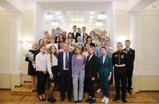 Мэр Воронежа Вадим Кстенин поздравил выпускников из замещающих семей и их опекунов
