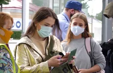 В Петербурге отменяется обязанность носить маски