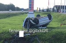 Жительница соседнего региона серьёзно пострадала при опрокидывании иномарки на Ставрополье