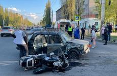 Два человека пострадали в жёстком ДТП с мотоциклом в Воронеже