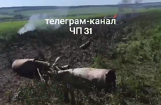 Самолет Су-25 упал во время планового полета под Белгородом. Летчик эвакуирован