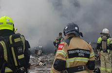 Крупный пожар на складе с резиной в Ставрополе дотушили глубокой ночью