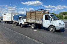 На московской трассе чудом выжил пострадавший, зажатый между грузовиками