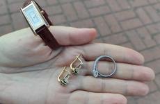 У 20-летней девушки сожитель украл ювелирные украшения на 60 000 рублей в Воронеже