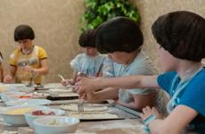 В НАО состоялся мастер-класс по приготовлению пиццы для особых детей