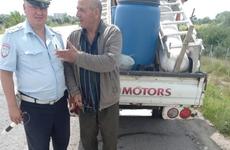 Воронежские полицейские помогли водителю фургона Kia, застрявшего на трассе Воронежские полицейские помогли водителю фургона Kia, застрявшего на трассе