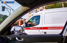 Два человека погибли в разорванной Toyota в Волгоградской области: видео