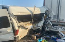 Один человек погиб и 10 пострадали в ДТП с автобусом и «КамАЗом» на Кубани